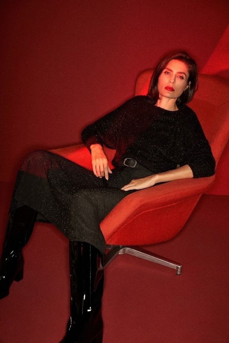 Bluzka damska z długim rękawem, czarna, Moodo