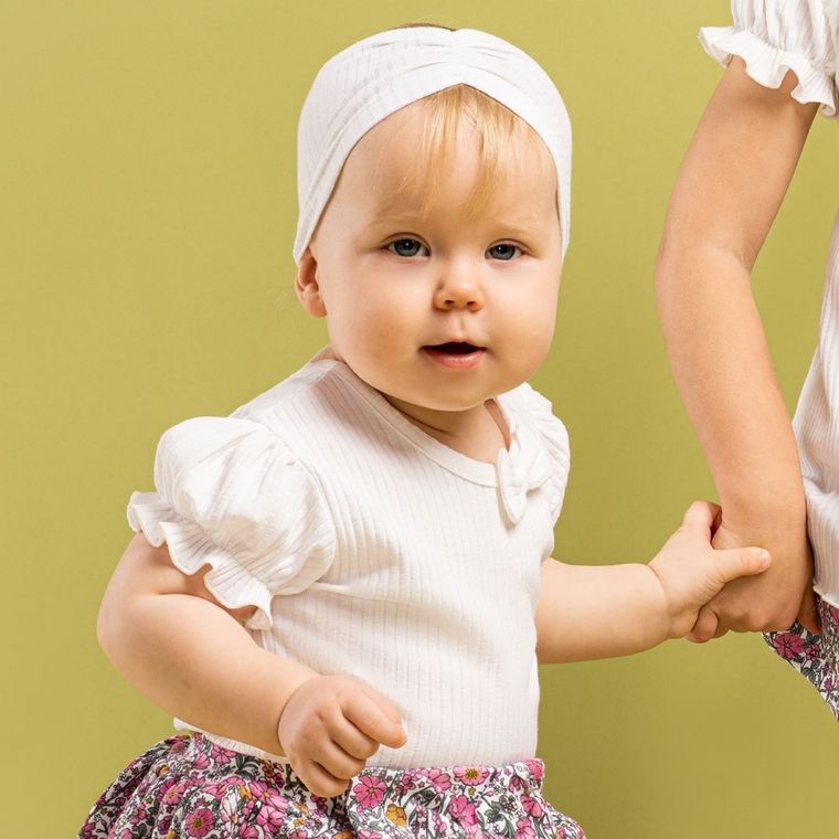 Body dziewczęce z krótkim rękawem, prążkowane, ecru, Nicol