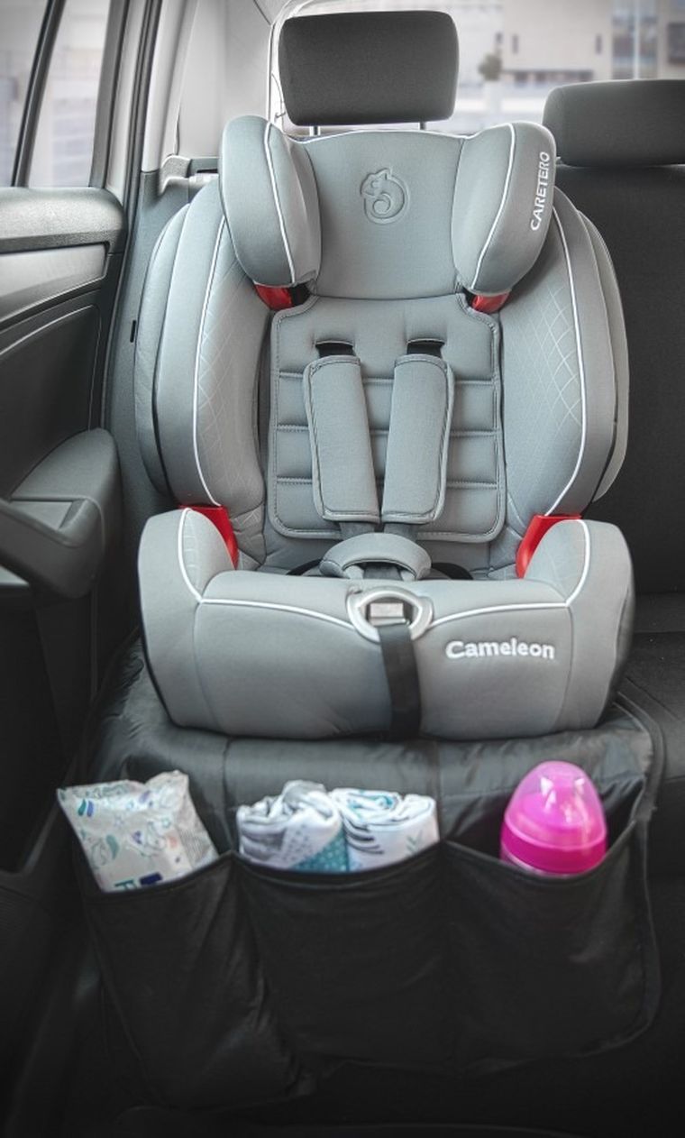 Caretero, mata ochronna pod fotelik