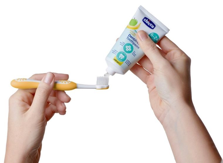 Chicco, pasta do zębów o smaku jabłkowo-bananowym, z fluorem, 50 ml, 6-24 m