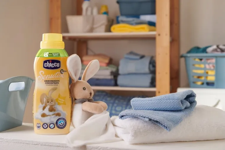 Chicco, Tender Touch, płyn do zmiękczania i płukania odzieży dziecięcej, 750 ml