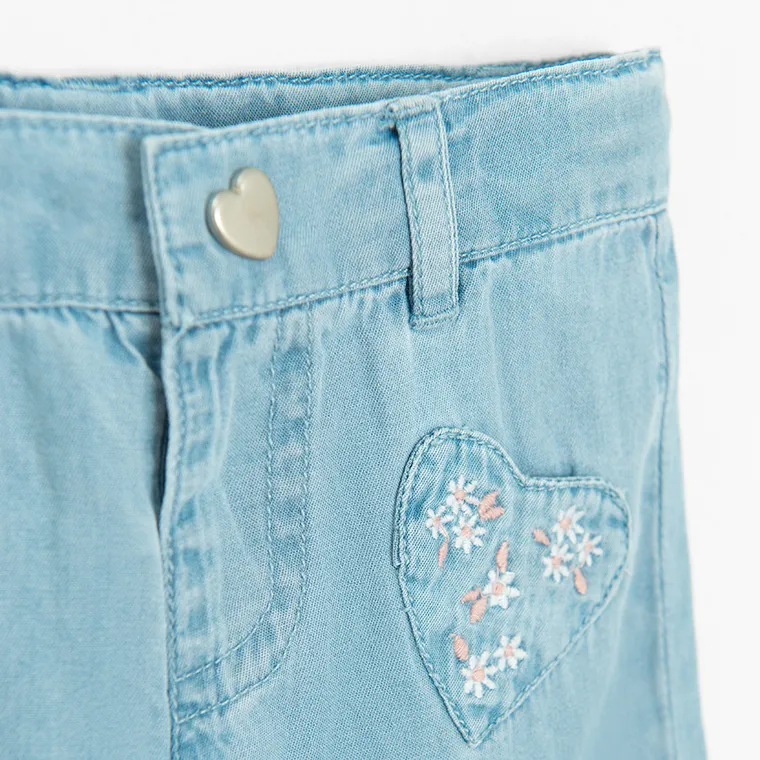 Cienkie spodnie jeansowe z haftem Cool Club