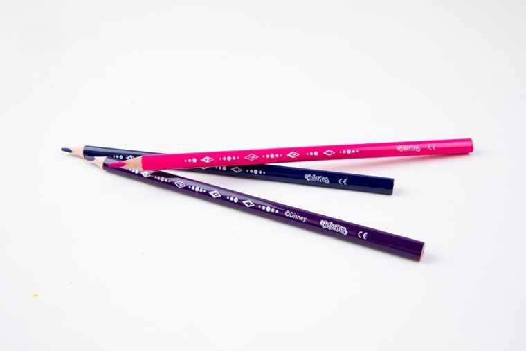 Colorino, Kraina Lodu, kredki ołówkowe, trójkątne, 12+1 kredka złota/srebrna, temperówka