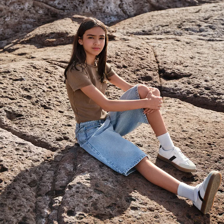 Cool Club, T-shirt dziewczęcy, prążkowany, brązowy