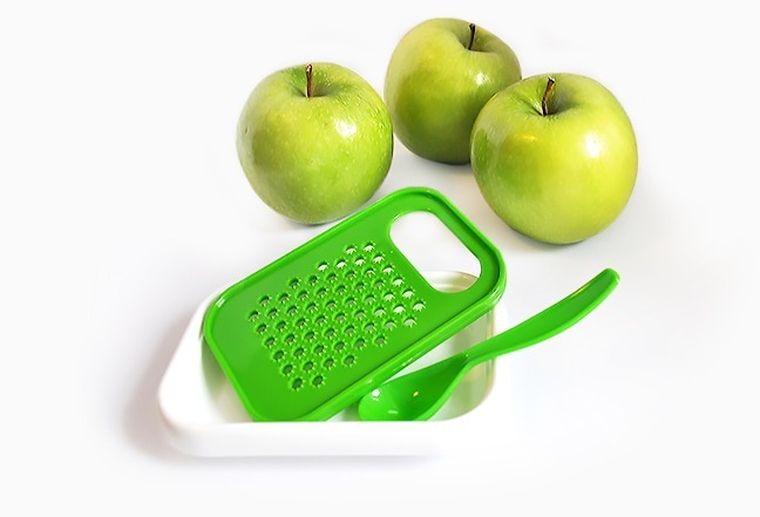 Cuca, plastikowa tarka do warzyw i owoców + łyżeczka