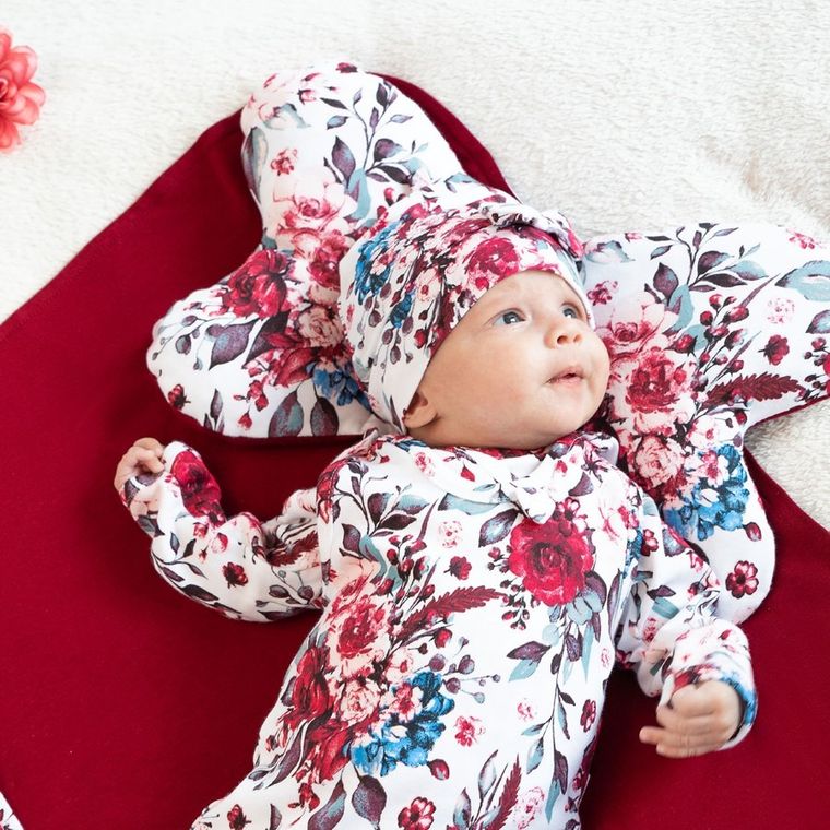 Czapka dziewczęca, biała, kwiaty, Nicol