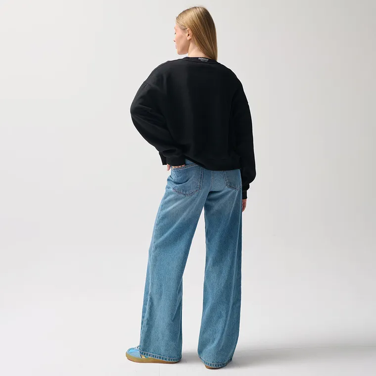 Czarna bluza o kroju cropp boxy NOWEAR