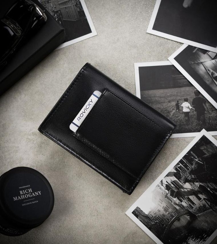 Czarny, skórzany portfel męski z zabezpieczeniem RFID Protect, Cavaldi