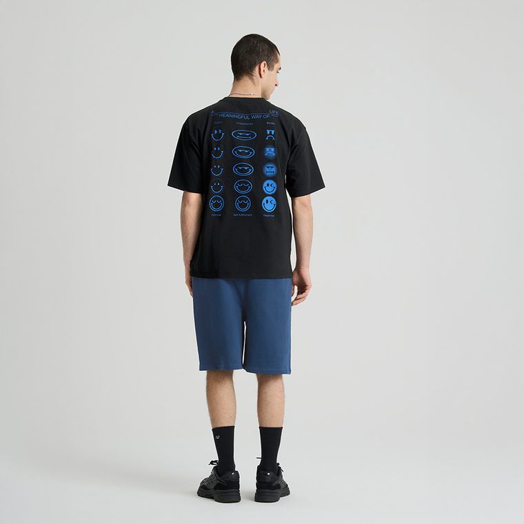 Czarny t-shirt o kroju relaxed S.W.Smiley NOWEAR