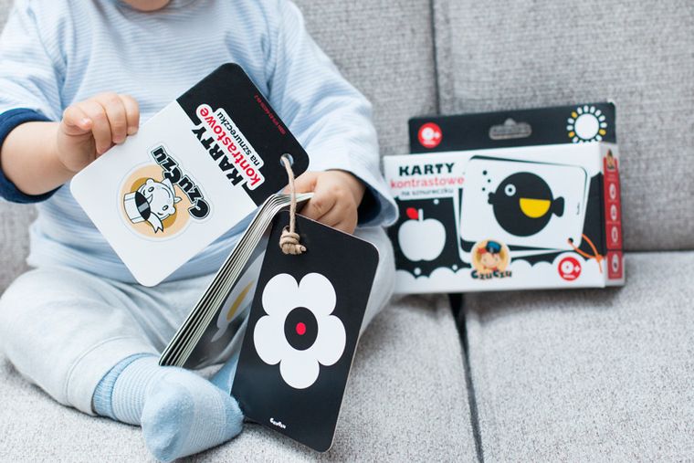 CzuCzu, Karty kontrastowe na sznureczku, 0 m-cy +