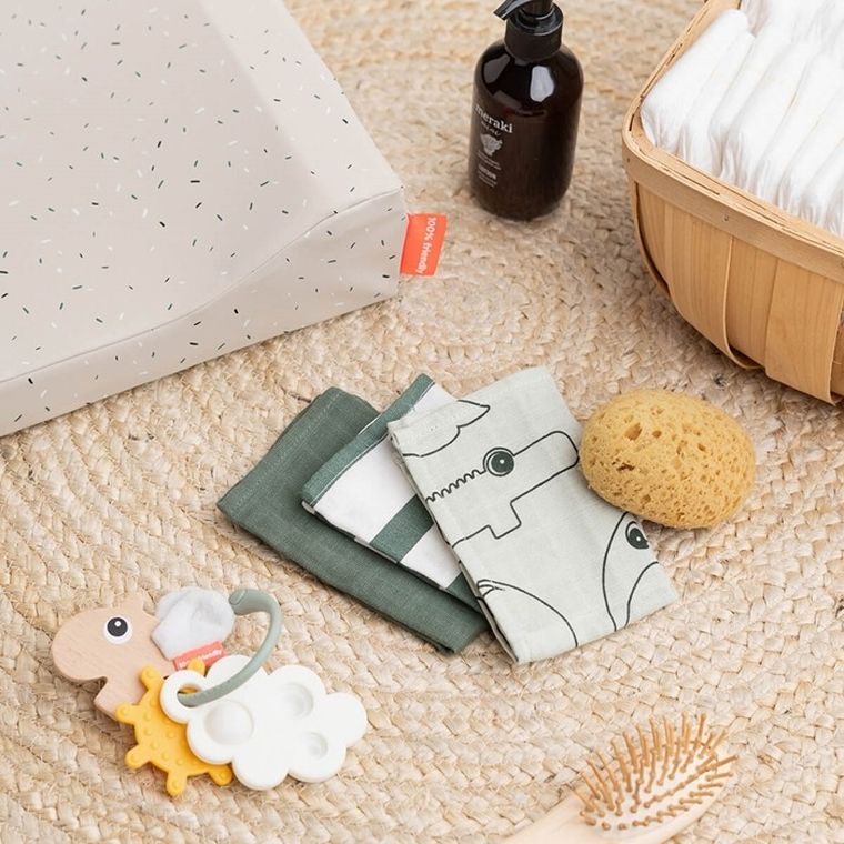 Done by Deer, Happy Clouds, zabawka sensoryczna