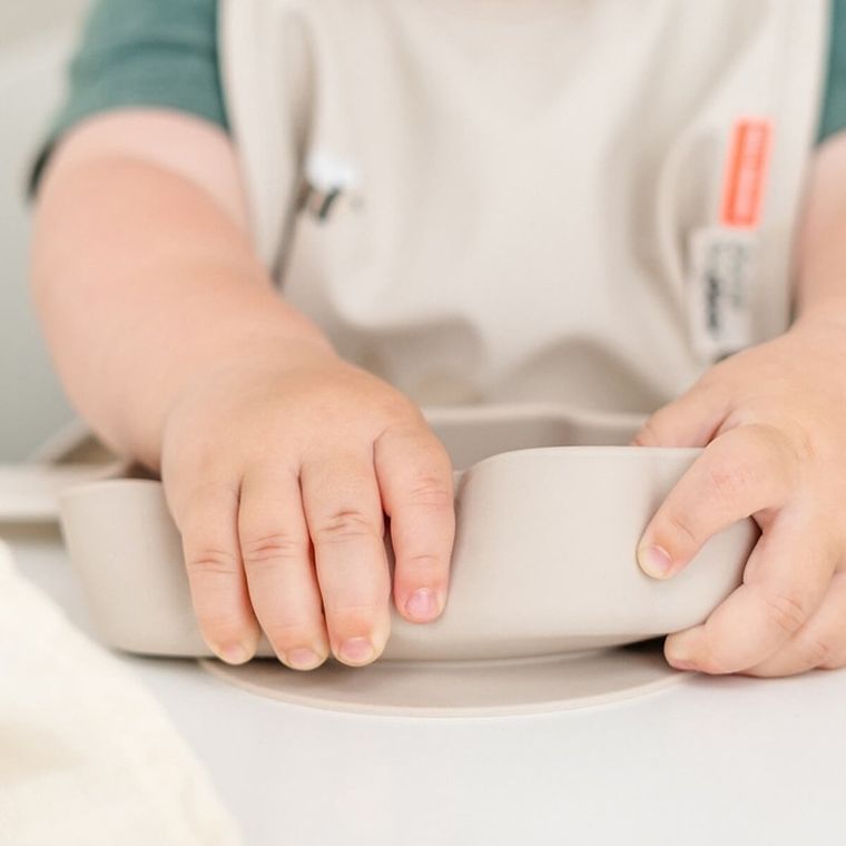 Done by Deer, Owieczka Sheepy, miska z przyssawką, stick&stay, sand