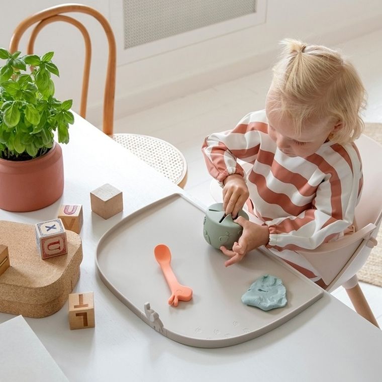 Done By Deer, Stripes, śliniak z rękawami, papaya