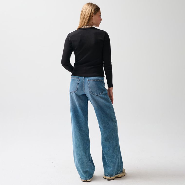 Dopasowana czarna bluzka z długim rękawem NOWEAR