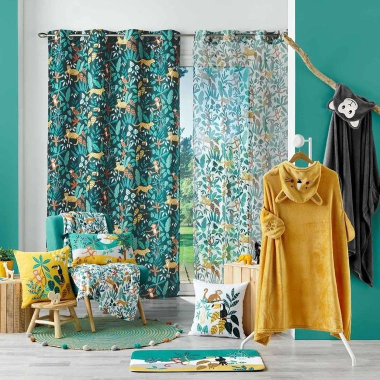 Douceur d'intérieur, koc z kapturem z haftem, 100-120 cm