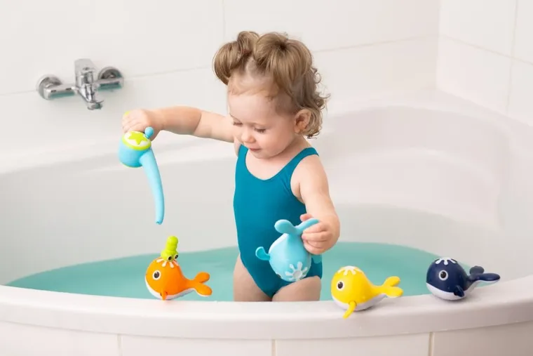 Dumel Discovery, Uciekające wielorybki, zabawka do wody