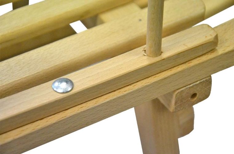 Enero, Nina, drewniane sanki z oparciem