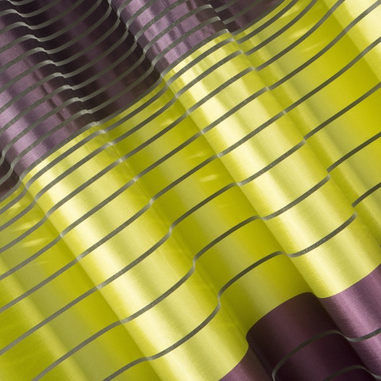 Erin, zasłona gotowa, uszyta z organtyny w pasy o delikatnym połysku, 140-250 cm