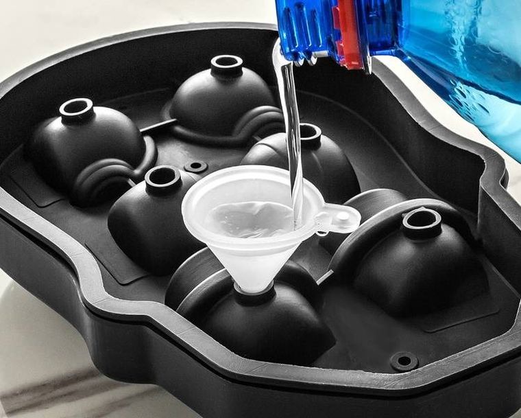 Foremka na lód i czekoladę z lejkiem, czaszki, 6 szt.