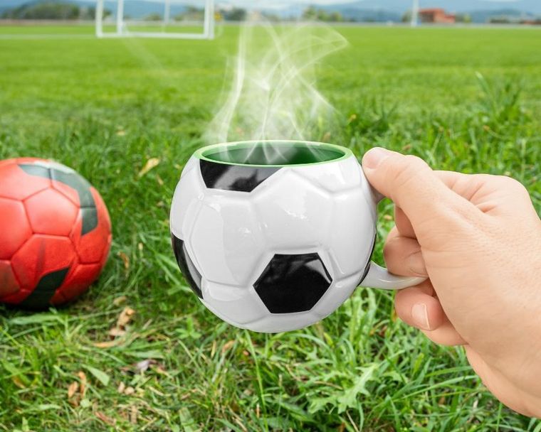 Gadget Master, kubek piłkarza, ceramiczny, zielony środek