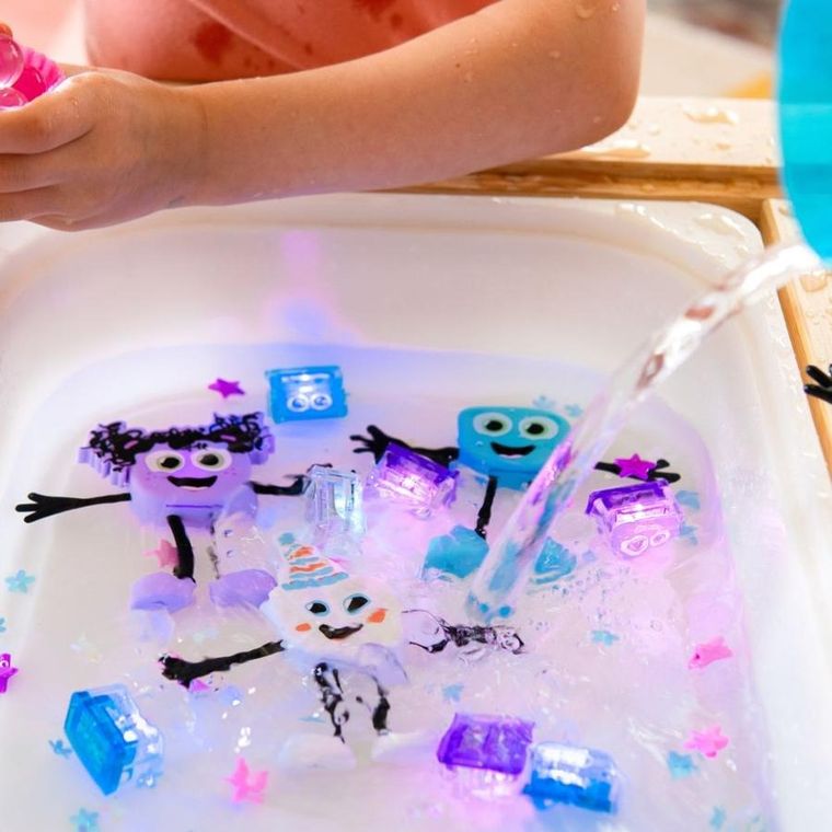 Glo Pals, Party Pal, postać do kąpieli i kostki sensoryczne świecące w wodzie, zestaw
