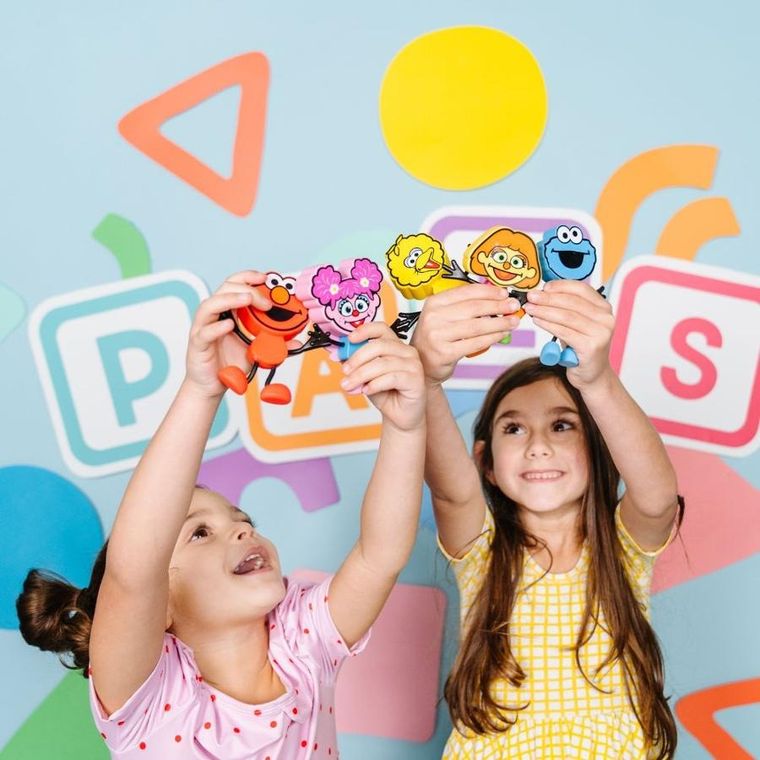 Glo Pals, Ulica Sezamkowa, Elmo, postać do kąpieli i kostki sensoryczne świecące w wodzie, zestaw