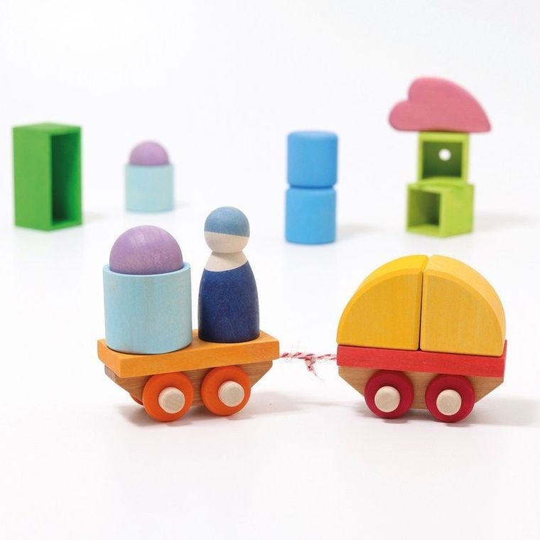 Grimm's, pociąg na kółkach, drewniana układanka klockowa