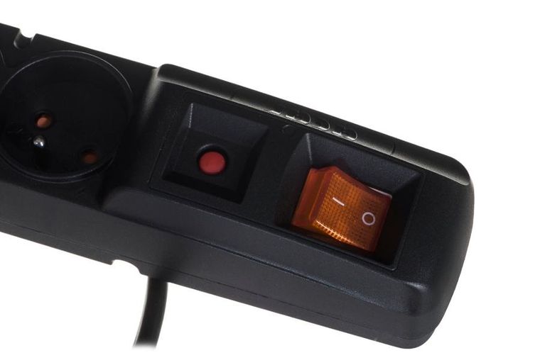 Hsk Data, listwa przeciwprzepięciowa, 10 A, 1.5m, czarny