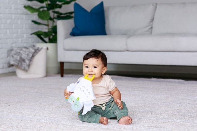 Infantino, sowa, miękka maskotka gryzaczek, świecąca w ciemności