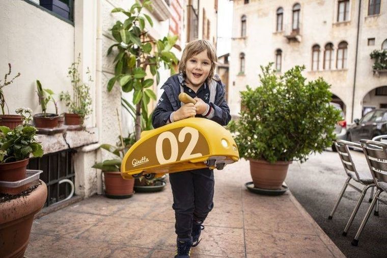 Italtrike, Ginetta Mini Eolo, jeździk, żółty