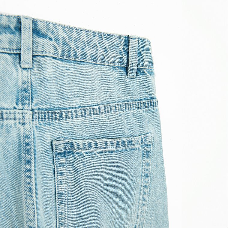 Jeansowe spodnie o luźnym kroju loose Cool Club