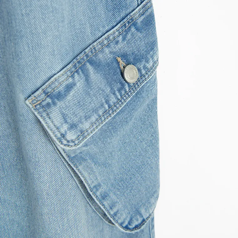 Jeansowe spodnie z kieszeniami cargo wide Cool Club