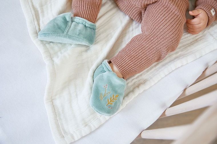 Kaloo, Petites Chansons, Myszka, zestaw prezentowy 2w1, grzechotka + buciki