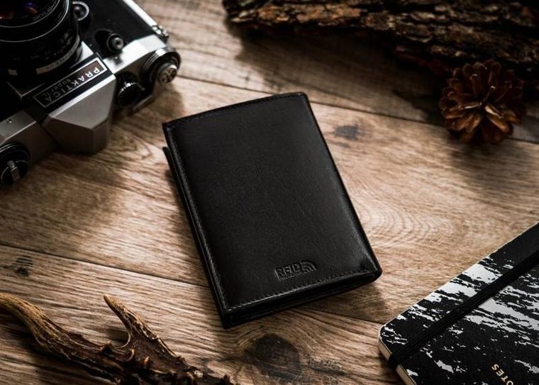 Klasyczny portfel męski ze skóry naturalnej, Peterson