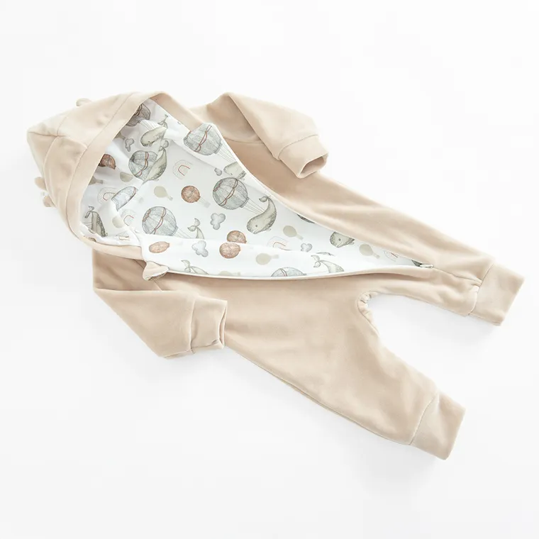 Kombinezon przejściowy chłopięcy z kapturem, welurowy, beżowy, Nicol