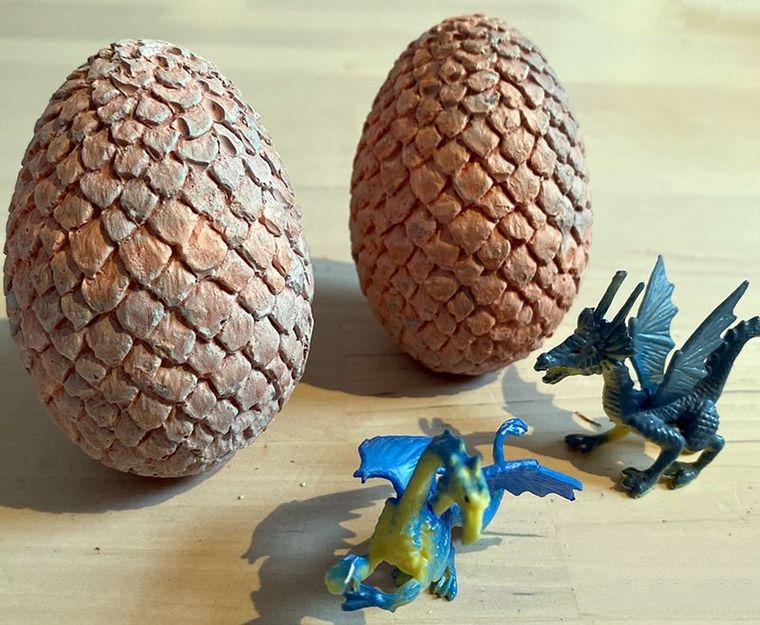 Kosmos, jaja smoka, wykopaliska, figurka