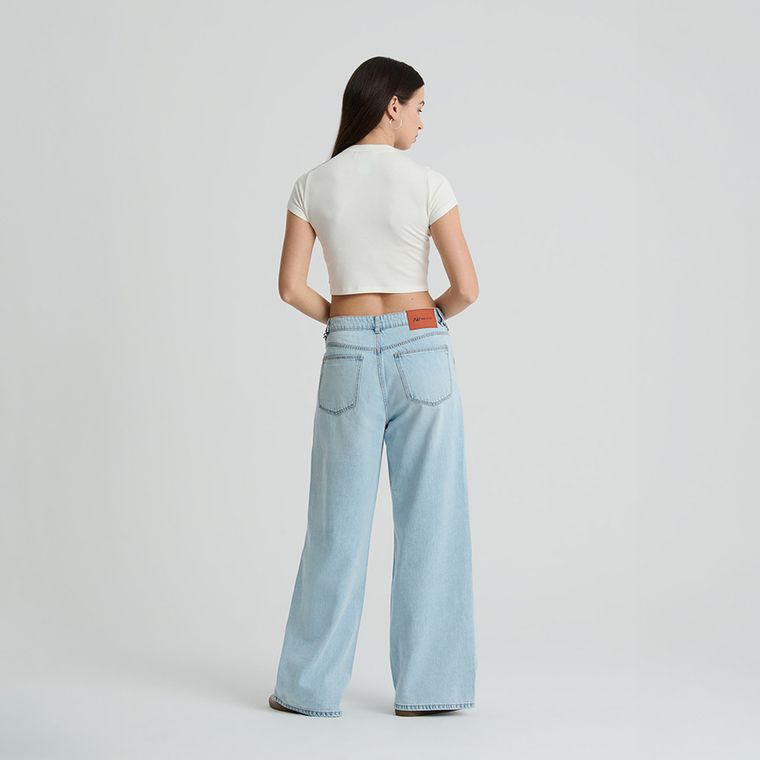 Koszulka crop top z dodatkiem modalu NOWEAR