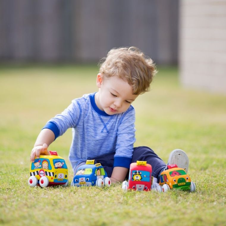 K's Kids, autobus szkolny, wóz strażacki, miękki pojazd z napędem