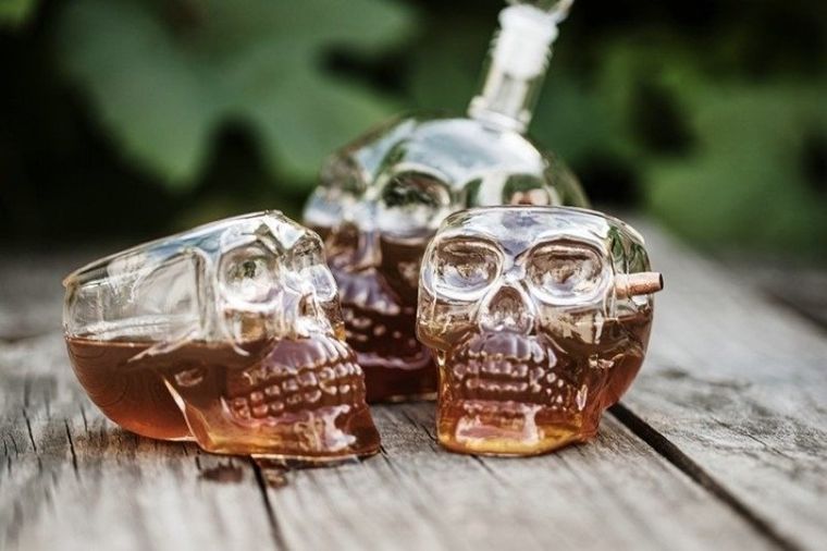 Kuloodporna, szklana czaszka