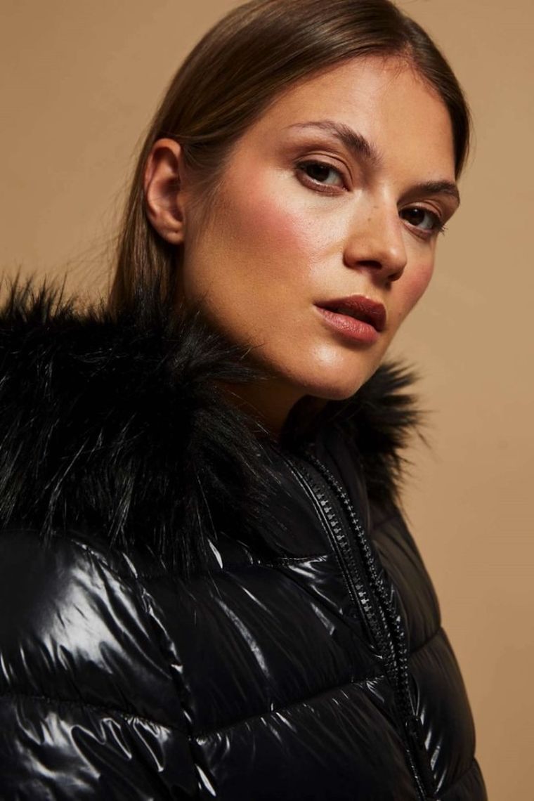 Kurtka damska z kapturem, czarna, Moodo