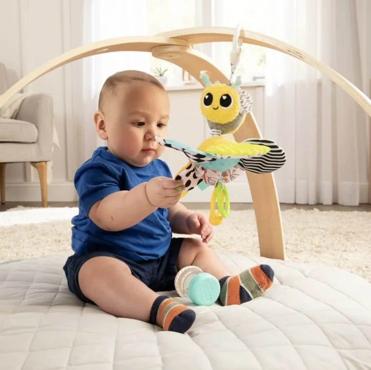 Lamaze, zawieszka pszczółka, Pola