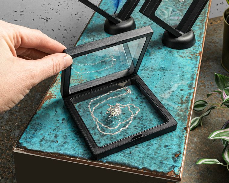 Lewitujące ramki wspomnień, czarne