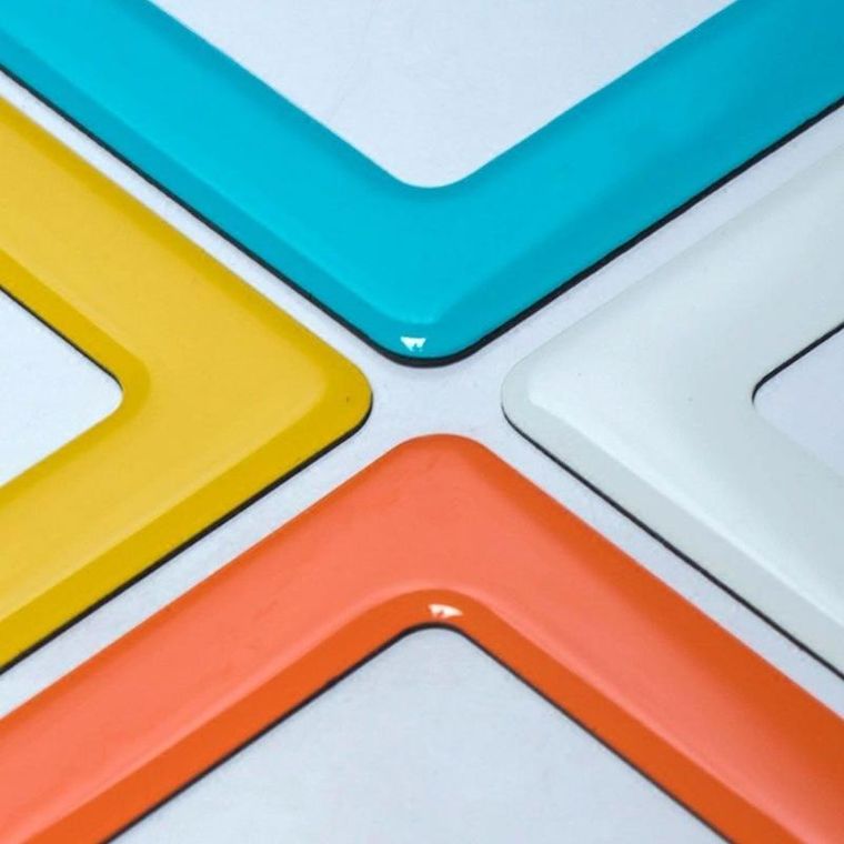 Magnetyczna ramka samoprzylepna, 19-23,8 cm, fioletowa