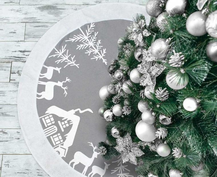 Mata pod choinkę renifery, srebrna, 90 cm