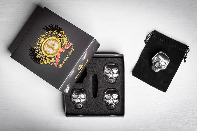 Metalowe kostki do drinków, czaszki