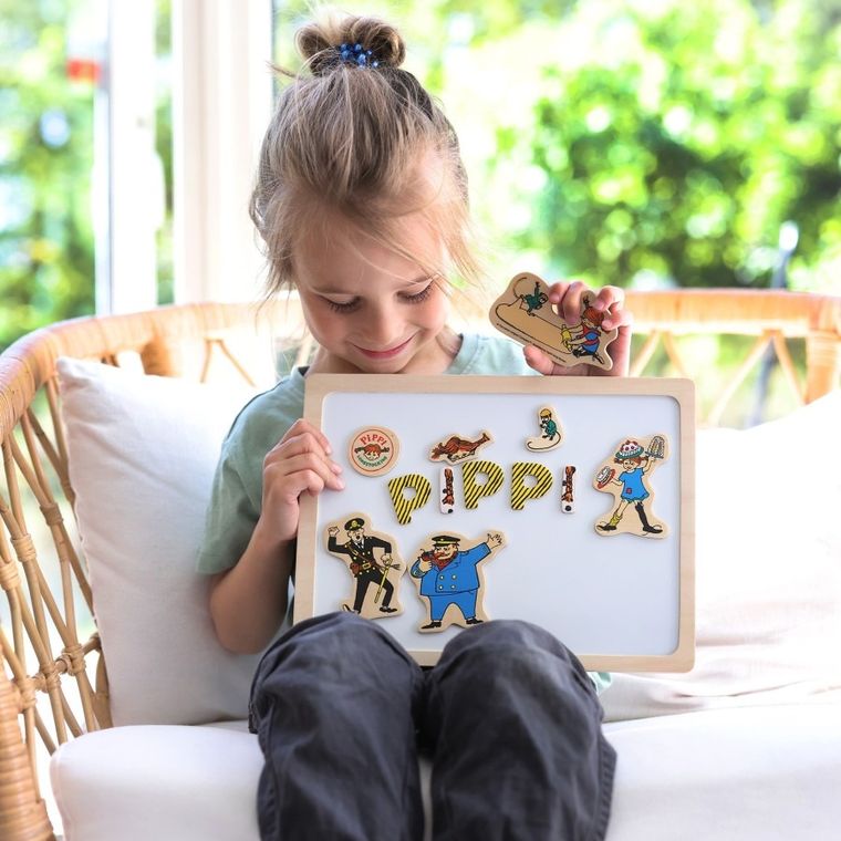 Micki, Pippi Pończoszanka, zestaw magnetycznych literek i obrazków, 72 elementy