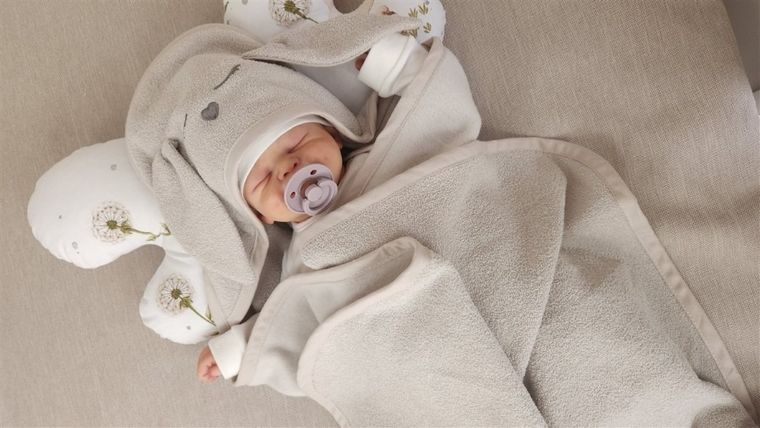 MimiNu, Króliczek, okrycie kąpielowe z haftem i uszami, bambus, mokka, 100-100 cm