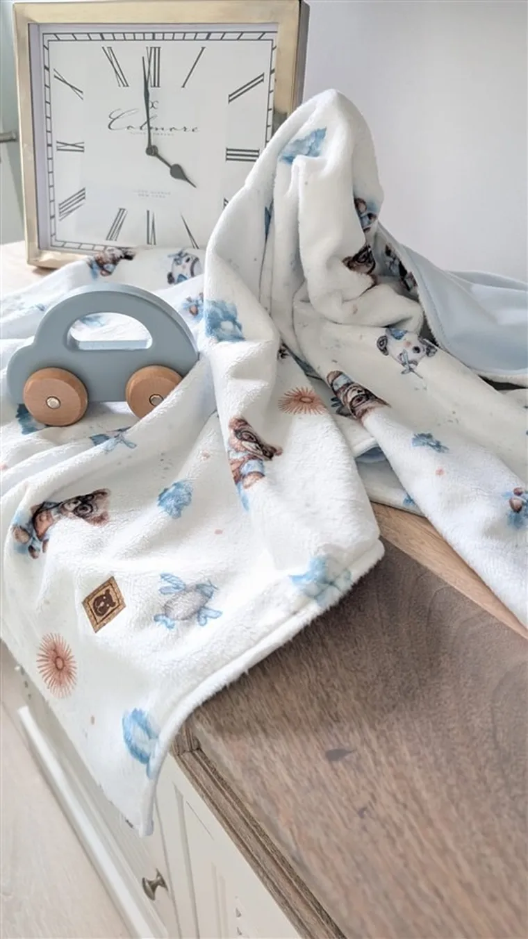 MimiNu, NewMinky, kocyk, misie błękit + baby blue, 60-70 cm