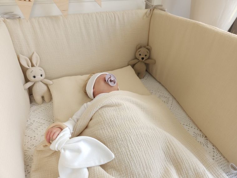 MimiNu, ochraniacz do łóżeczka, muślin, ciepły beż, 180-30 cm