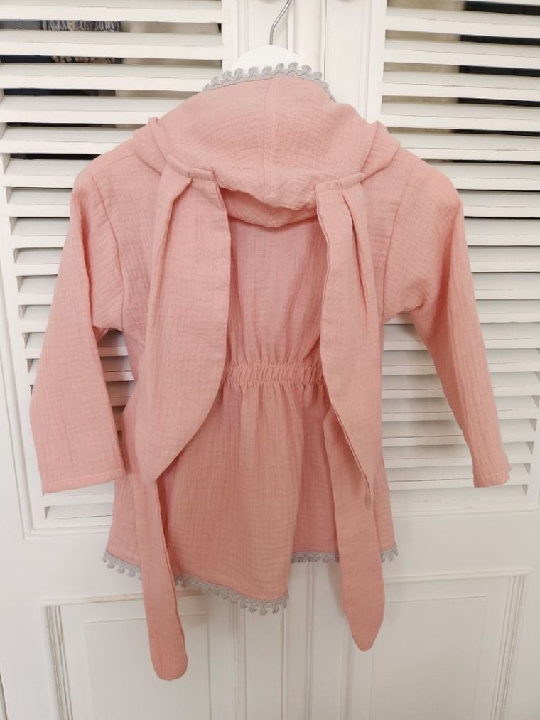 MimiNu, szlafroczek muślinowy, pudrowy róż, rozmiar 86, 6m-2 l.